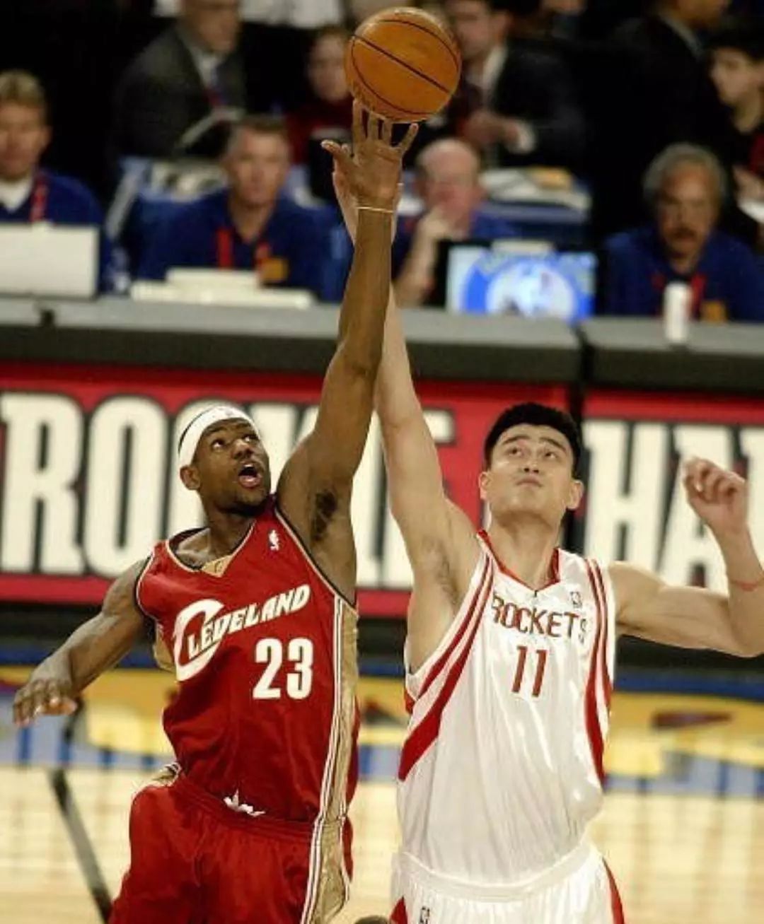 布朗：姆伯莫过去几年被低估了，大家都更关注伊万-托尼